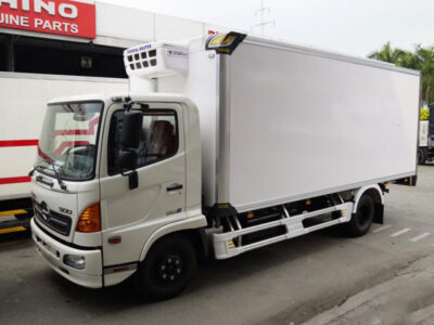 xe-tai-hino-fc-thung-dong-lanh-9