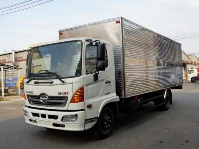 xe-tai-hino-fc-thung-kin-1