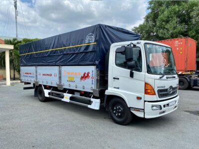xe-tai-hino-fc-thung-mui-bat-1