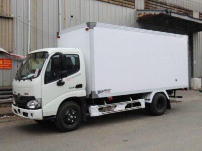 xe-tai-hino-xzu650l-thung-bao-on-2